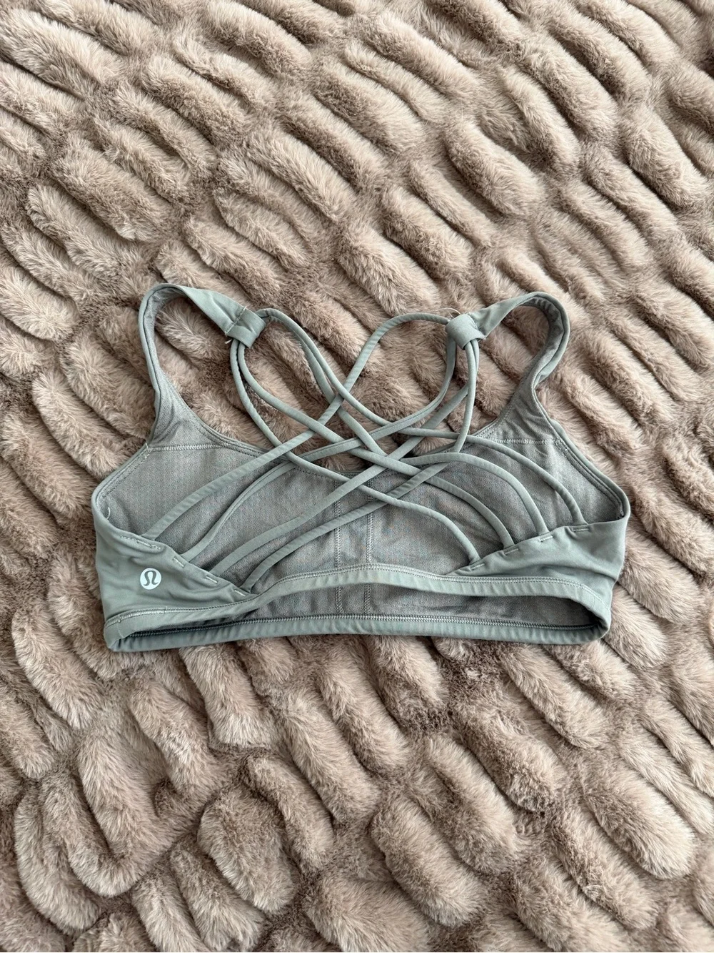 Lululemon Strappy Back Sports Bra Size 6